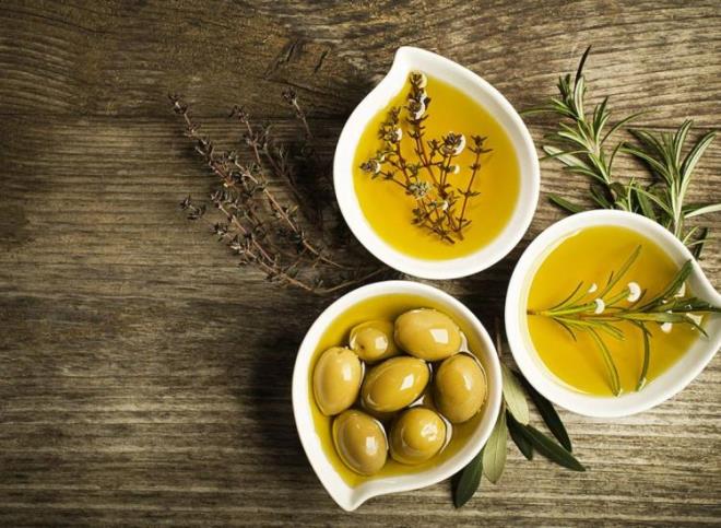 Baz bilim insanlar ise kemoterapi gren hastalarnn her gn dzenli 2 yemek ka zeytinya tketmelerini iddetle tavsiye eder.