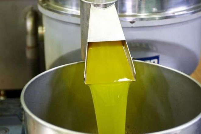 Mide, Kolon, Akcier ve Meme kanserlerini nleyen saf zeytinya, vcutta serbest radikallerin etkinliini azaltr.