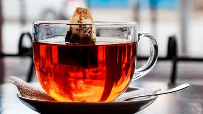 "Tek kullanmlk rnlerin tamamen braklmas gerektiini dnyorum. Hatta u andan itibaren brakmamz gerekiyor nk mevcut haliyle bile evremize yeteri kadar plastii yaydk, satk, dattk. Bu haliyle bile doann kendini temizlemesi imkansz. Uzun vadede dndmzde u anki yaptmz kirliliin faturas aslnda gelecek nesillere kesilmi vaziyette. O yzden brakmamz gerekiyor. Plastikler, evrede yok olan, biten, eriyen znen bir ey deil, kalc bir ey. O yzden de birounun doada yzyllar boyunca hi bozulmadan kalabilme ihtimalleri var. Brakabildiimiz kadarn brakmalyz. zellikle tek kullanmlk rnlerden balamalyz."