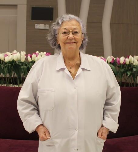 Cneyt Arkn'n eski ei ve kznn annesi Gler Mocan