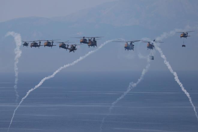 Tatbikat kapsamnda denizde arama kurtarma ve shhi tahliye de yapld. Amfibi harekat destekleyen ateler kapsamnda keif, gzetleme ve ate destek unsurlaryla taarruz helikopterleri e zamanl ve koordineli hareketlerini gerekletirdi.