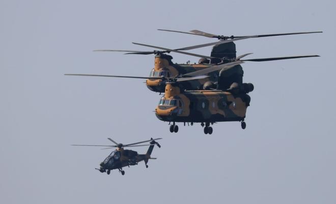 Harekata, F-4 uaklar gdml mhimmatla hava destei salad. Denizden de SAT botundan, karma yaplacak sahile makineli tfek ve RPG-7 tanksavar atlar gerekletirildi.