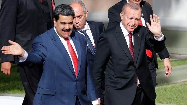 Cumhurbakan Recep Tayyip Erdoan, 4 yln ardndan Batepe'de Venezuela Devlet Bakan Nicolas Maduro'yla bir araya geldi.