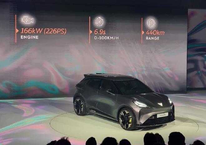 226 beygirlik bir elektrik motoru bulunan ara duyurulan verilere gre 0'dan 100'e hzlanmasn 6.9 saniyede tamamlyor.