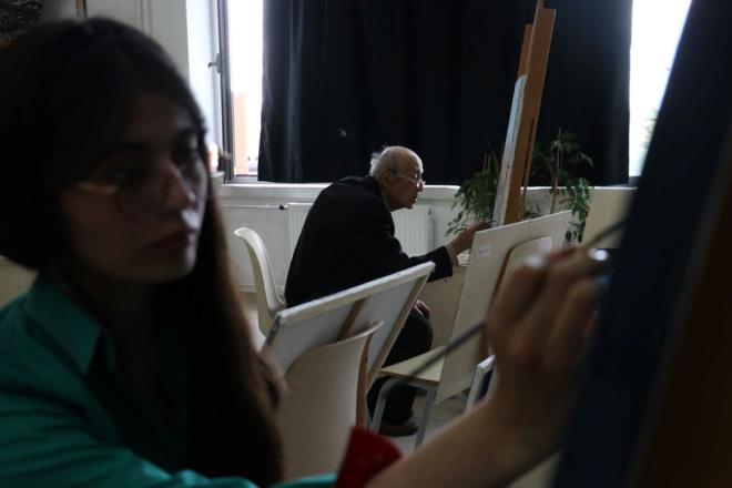 stanbul niversitesi Fen Fakltesi Biyoloji Blmnden mezun olan Balka, 1973-1997 yllarnda stanbul ve Kastamonu'da biyoloji retmenlii yapt.    Resme de ilgisi bulunan Balka, bu alanda eitim grmek istese de eitli nedenlerle bunu gerekletiremedi.