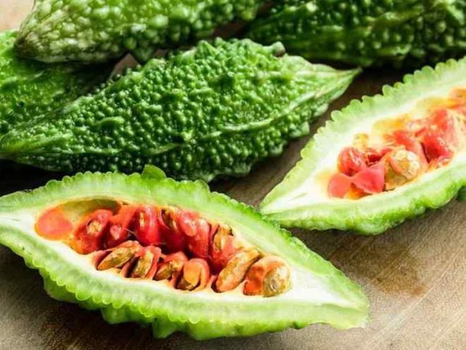 * BTTER MELON    lkemizde kudret nar olarak bilinen bitter melon in'in alternatif tbbnn vazgeilmez bir meyvesidir. zellikle hasar alm karacieri hzla tedavi eder.