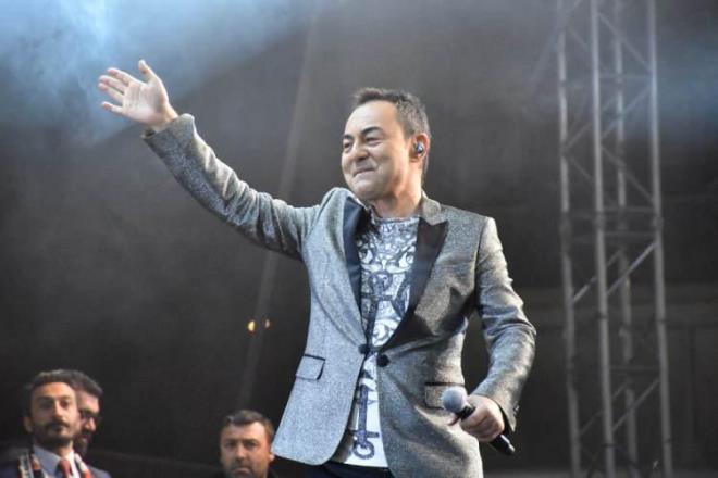 Sen bala gidip yemek yerken, ben evde oturup tek bama lanet olsun bu hayata dedim. Daha inanl daha temkinli yaamalymm. Bu kadar hovarda olmamalymm. Minibsten kan onlarca kz yaanmamalym. Bir tane kadn sevip, ocuk yapp lmeliymiim. Yanl yapmm. Ama benim hayatmda bu. Beni MS yapan da bu hayat."