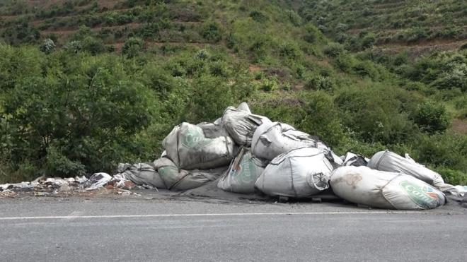 Sz konusu derenin Sazldere Baraj'na aktn belirten Peketin, "Zaman zaman buradan BB su ihtiyacn karlyor. Burada yaylan koku gerekten ok iddetli ve rahatszlk verici" diye konutu.