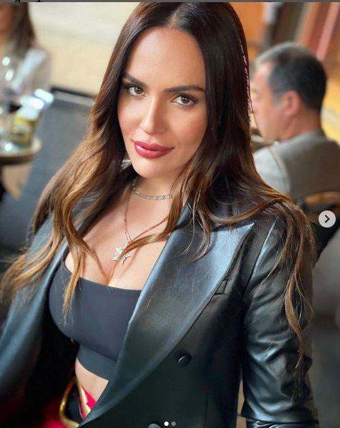 Aydn?n firma ile 1 yllk 500 bin TL?ye el skt syleniyor. Aydn'in iki reklam filminden kazand para ise 2 milyon TL...