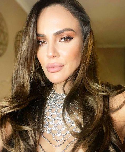 te yandan 37 yandaki Buket Aydn'n, estetikli deiimiyle yapt paylamlar da ska gndeme geliyor.