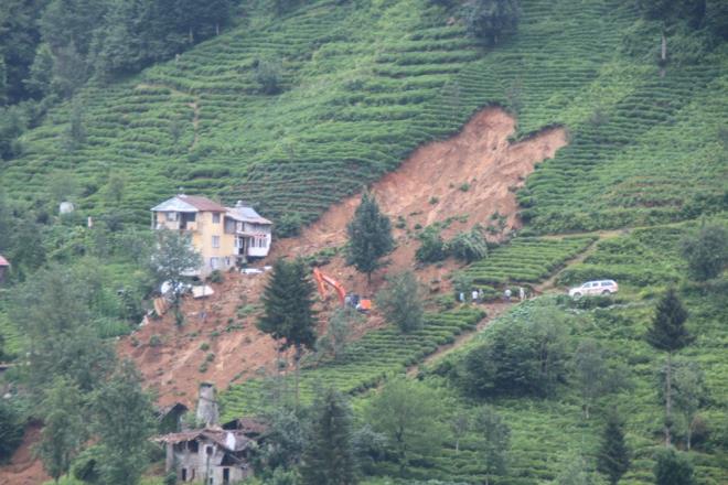 104 bin 560 yap ise dk tehlikeli alan kapsamnda yer ald.