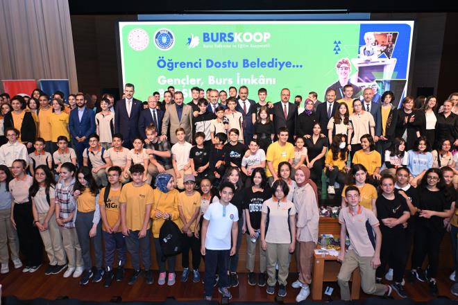 Ana Kuca Eitim Merkezleri ile okul ncesi eitimden BUSMEK ile hayat boyu renmeye kadar eitimin her kademesinde nemli yatrmlar yapan Bursa Bykehir Belediyesi, bir ilki hayata geirerek kurduu Bursa Kalknma ve Eitim Kooperatifi ile mart ayndan itibaren 3000 niversite rencisine aylk 500?er TL burs vermiti. Sanayi kenti olan Bursa?da sanayinin ihtiyac olan ara eleman yetimesini tevik etmek amacyla burs uygulamas meslek liselileri kapsayacak ekilde geniletildi. Toplam 5000 meslek lisesi rencisine aylk 300?er TL olarak belirlenen burstan yararlanacak rencilerin eitim alaca blmler ise Bykehir Belediyesi?nin i dnyas ile yapt ihtiyalar dorultusunda belirlendi. Buna gre Bykehir Belediyesi?nin burs desteinden, meslek liselerinin elektrik-elektronik teknolojisi, makine ve tasarm teknolojisi, biliim teknolojileri, muhasebe ve finansman, ocuk geliimi ve eitimi, yiyecek iecek hizmetleri, metal teknolojisi, motorlu tatlar teknolojisi, moda tasarm teknolojileri, endstriyel otomasyon teknolojileri, mobilya ve i mekn tasarm, tekstil teknolojisi, konaklama ve seyahat hizmetleri, gda teknolojisi, matbaa teknolojisi, plastik teknolojisi, tarm alan, metalrji teknolojisi, rayl sistemler teknolojisi ve gemi yapm blmlerini tercih eden renciler yararlanabilecek. Burs bavurular Eyll aynda yaplacak ve rencilerwww.bbbgenclikkulubu.cominternet adresinden detayl bilgilere ulaabilecek.
