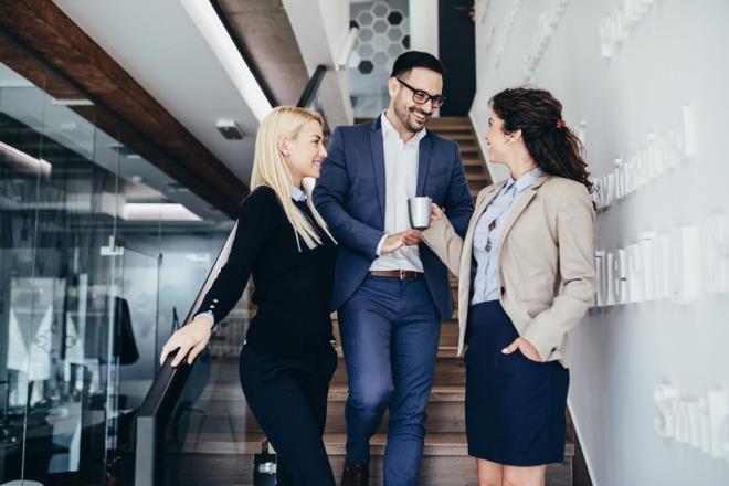 alma ile ilgili konuan ngiliz Kalp Vakf'ndan Chloe MacArthur, "Bu alma, gnde sekiz saatten fazla oturmann yksek bir fel riski oluturduunu gstererek, aktivite ve salmz hakknda zaten bildiklerimize katkda bulunuyor" dedi.