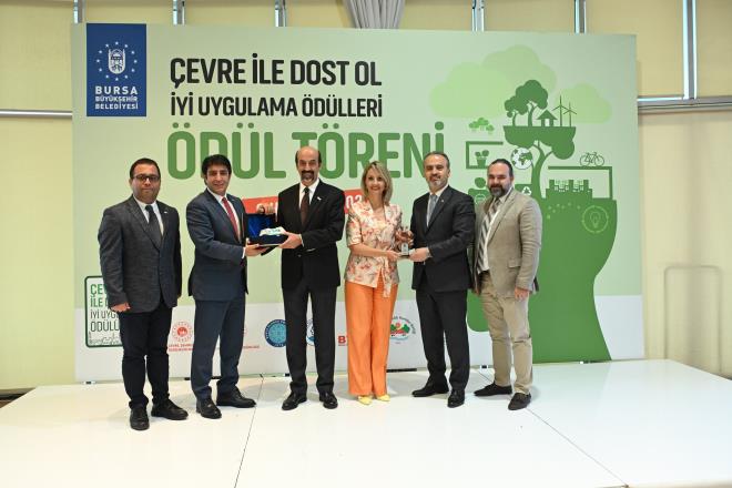 Belediyeler kategorisinde ise Yldrm Belediyesi 'TL'den Asfalt retimi' projesi ile birincilik, Mustafakemalpaa Belediyesi 'p Deil Bir Avu Toprak' projesi ile ikincilik ve Yldrm Belediyesi 'Sfr Atk Hareketi' projesi ile nclk dlnn sahibi oldu.