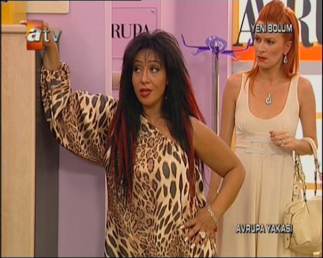 BKM oyuncu kadrosuna alnan Binnur Kaya, zorlayc bir rol olan 2005-2008 yllar arasnda Avrupa Yakas adl projede yer alan ahika karakteriyle yeteneini ortaya koydu.