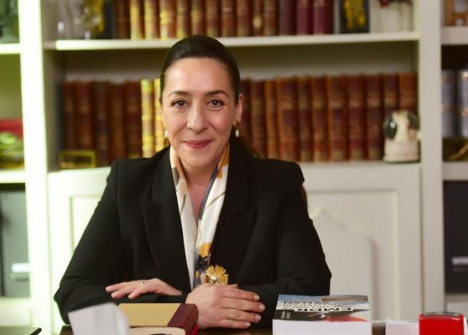 1972 ylnda dnyaya gelen Kaya, 95 ylnda Bilkent niversitesi'nde Mzik ve Sahne Sanatlar Fakltesi Tiyatro Blm'n baaryla bitirdi.