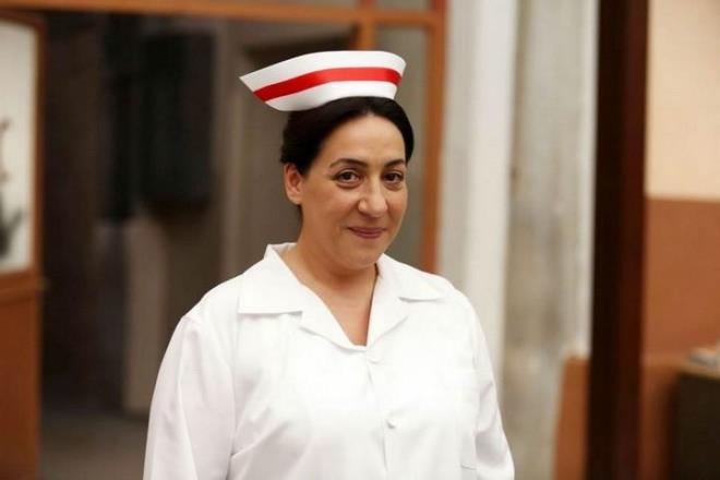 1998 ylnda Engin Gnaydn?n ynettii "D Kapnn Mandallar" adl dizide rol ald.