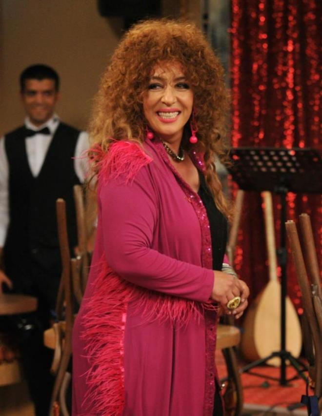 Adndan farkl farkl projelerde bahsettiren Kaya, Cinayet Ss adl projede de yer alarak komedide tam anlamyla ne kadar profesyonel olduu kantlamt. Sonrasnda Krmz Oda projesiyle sessiz sedasz bir doktoru canlandran Kaya, bu rolyle herkesi artmay baarm ve o karakterin de hakkn verebilmiti.