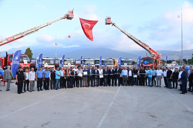 Gl itfaiye, gvenli kent<br>  Bykehir Belediyesi, krsal mahallelere verdii destein yan sra ile merkezlerindeki itfaiye gruplarn da yeni aralarla takviye ediyor. 2021-2022 yatrm programnda yer alan 22 itfaiye aracndan 7?si daha hizmet filosuna dahil edildi. Yeni alnan iki adet 24 metre merdivenli aralar Keles ve Bykorhan, 10 tonluk 5 itfaiye tankeri de Orhaneli, Karacabey, Orhangazi, Mudanya ve Genosman itfaiye gruplarnda hizmet verecek.