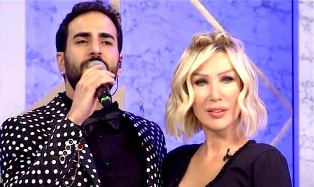 Sayan, einin soyadn kullanmamak iin getiimiz gnlerde mahkemeye bavuruda bulunmutu. Sayan, bu kararnn evliliinde krize yol at iddialar hakknda da aklamalarda bulundu: