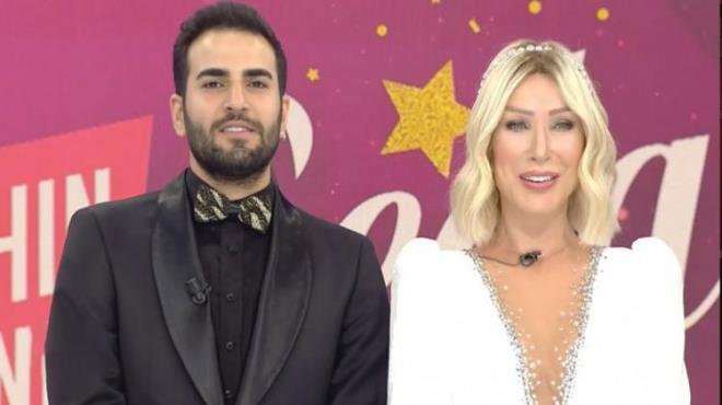 Muhabirlerin sorularn yantlayan Sayan, ?Hayatm ok iyi gidiyor, ok mutluyum. Baksanza gzlerimin ii glyor. Eim bu yaz Ka?ta tatil yapmamz istiyor. Onun dedii olacak, ba baa tatil yapacaz." dedi.