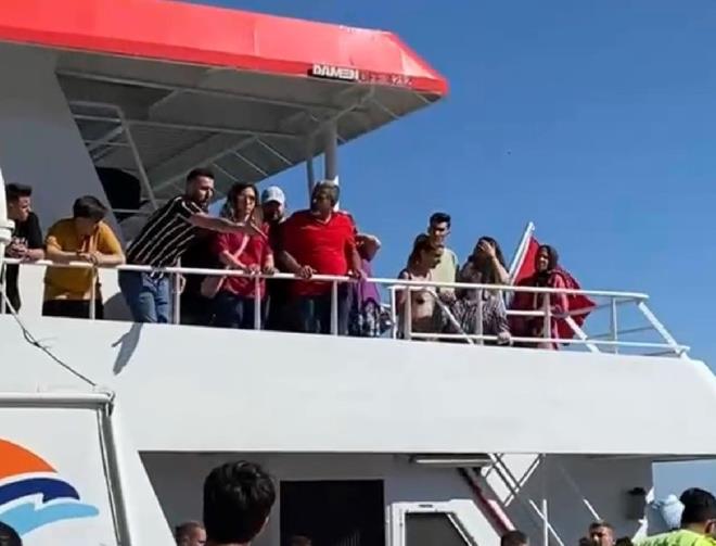 Koltu�una ba�ka birinin oturdu�unu iddia eden Berna T., �DO g�revlilerine zor anlar ya�att�.