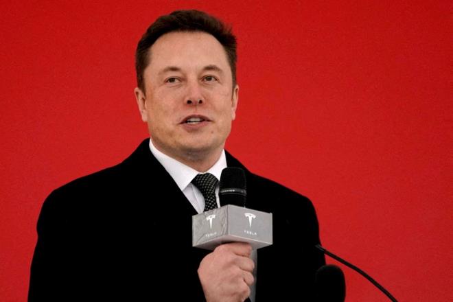 Musk, Twitter'n aboneliklere ve demelere daha fazla dayanmasn istediini yineleyerek, insanlarn dorulanmak iin deme yapmas gerektiini ne srd. Bir noktada, birisinin bir tweetin arkasndaki niyeti gsterebilmesi iin bir ?ironi? etiketi fikrini nerdi.