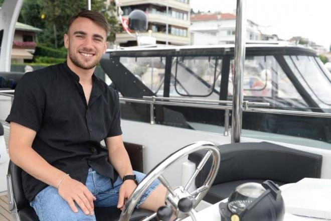 Ailesinin oturduu evde snma sorunlar olduunu syleyen Yunus Akgn, ilk kazand parayla ailesine ev aldn syledi. Tek hayali ailesi iin almak ve onlarn eksiklerini gidermek istediini aklayan Akgn, yreklere dokundu.