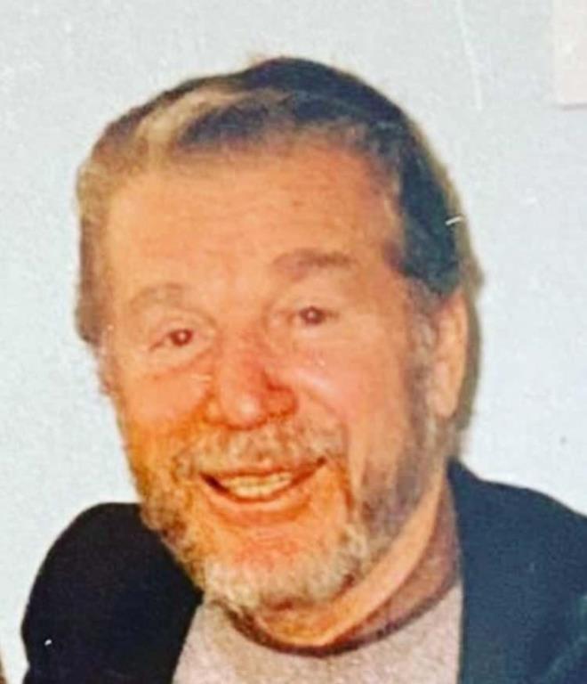 Baarl oyuncu, 2011 ylnda 79 yanda beyin kanamas nedeniyle yaamn yitiren babasnn fotorafn "Babalarn babas... Dua ile, zlemle..." notuyla tm sevenleriyle paylat.