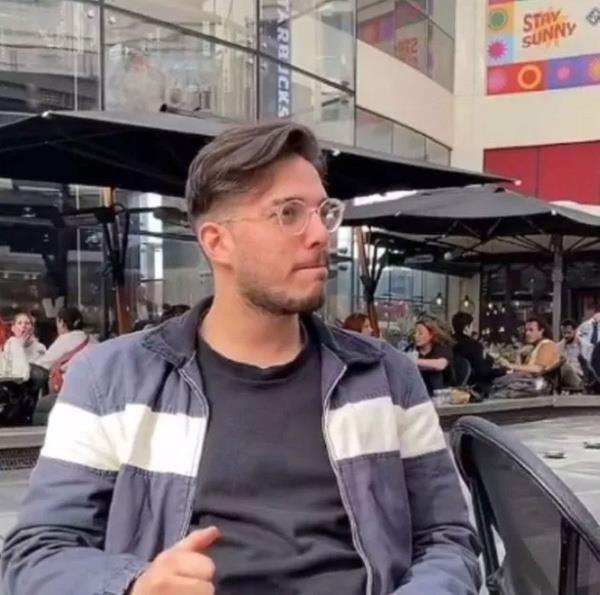 Herkesi akna eviren fenomenin yllar iersindeki deiimi ve yakkll dikkat ekti.