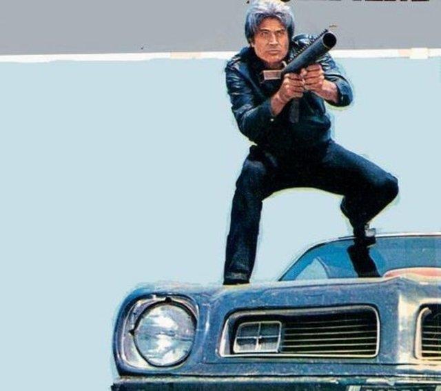 EN Y ERKEK OYUNCU DLN REDDETT    "4. Altn Koza Film Festivali" jrisi, 1972'de "Baba" filmindeki rolyle Ylmaz Gney'i "En iyi erkek oyuncu" seti. Ancak jri, siyasi basklar sonucu, "Yaral Kurt" filmindeki performansyla ikinci olan Arkn' "En iyi erkek oyuncu" olarak belirledi. Jrinin kararna tepki gsteren Arkn, dl reddetti.