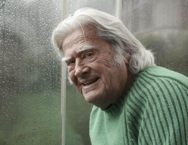 Ynetmenliini etin nan'n yapt 1982 tarihli "Dnyay Kurtaran Adam" zamanla bir klt film hline geldi. 1980'li yllarda "lm Savas", "Kavga", "Srgndeki Adam" ve "ki Bal Dev" gibi aksiyon filmlerinden sonra, 1990'l yllarda da polisiye dizilere yneldi.