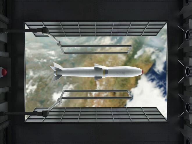 Nkleer silahlarn 1945?te ilk ortaya knn ardndan ounluuna ABD ve Rusya?nn sahip olduu nkleer balk says 1952?de 1055, 1960?ta 22 bin 144, 1970?te 38 bin 899, 1980?de 55 bin 352, 1986?da ise zirveye ulaarak 70 bin 354?e ulat. Sovyetler Birlii?nin dalmasnn ardndan 1992?de yaklak 52 bin 463?e gerileyen balk says 2000?de 34 bin 4, 2010?da 21 bin 234?e, 2020?de ise 13 bin 160?a dt.