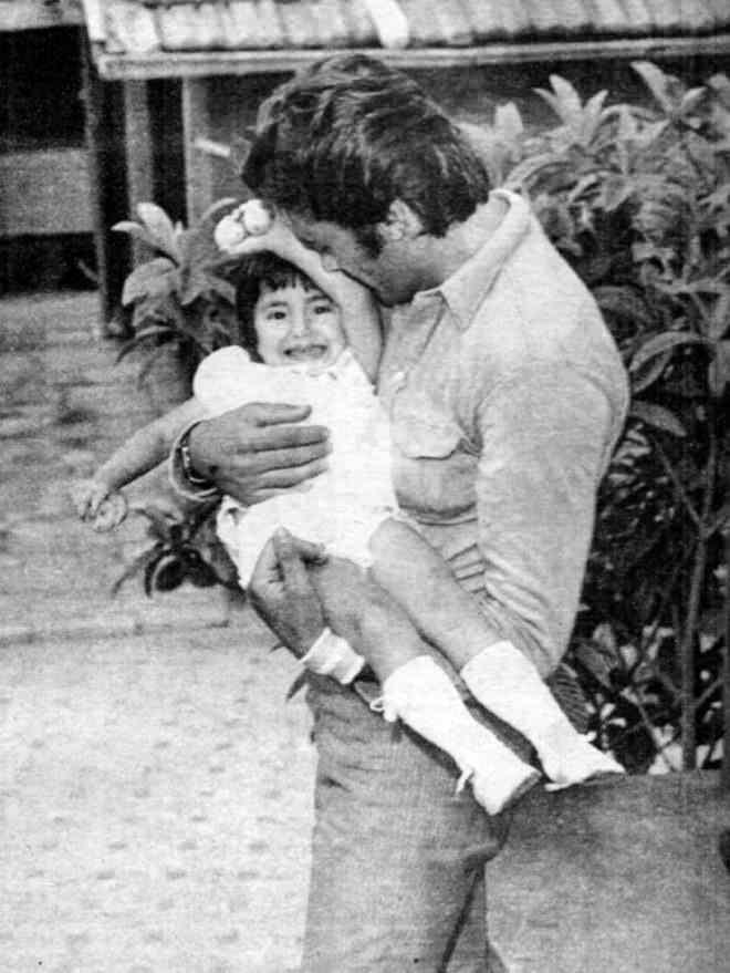 Beyaz TV'de yaynlanan Beyaz Magazin programnda yer alan mektuba gre Arkn, u ifadeleri kulland:    "Canm yavrum Filiz'im. Sana bunlar yazmamn bir sebebi var. Bugn 10 Mart 1968 , Kurban Bayram'nn birinci gn. Bugn yine annen seni bana gstermedi.