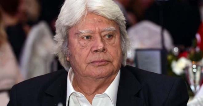 Yokluunun acsn iki gn sonra duydum ama artk ok geti. Bana dn diye yalvarmam lazmd ama yapamadm. Bunlar sen de bileceksin ve anneni asla affetmeyeceksin. Annen benimle savap beni rezil etmeyi kendine grev bilmiti. Bense hala birlemeyi ve kt bahtmza kar gelmeyi teklif ediyordum.