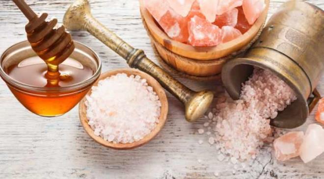 Son yllarn en sk grlen salk sorunlarndan biri uyku dzenindeki bozukluk nedeniyle beyinsel faaliyetlerin zayflamas oldu. Bilim insanlar zellikle son yllarda pandemiye neden olan hastalklarn insan sal zerindeki etkilerinden birinin de uyku olduunu vurguluyor. Bu da gl olmayan sinir sistemine iarettir. Bilim insanlar salkl bir bireyin sinir sisteminin gl olmas gerektiinin altn izdi. Bu soruna ise are alternatif tptan geldi. Antiseptik bir zellii olan iki gl madde olan tuz ve baln sinir sisteminin yan sra vcuttaki inanlmaz etkileri bilim dnyasn artt.