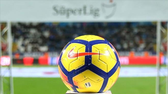 SPER LG 2022-2023 FUTBOL SEZONU NE ZAMAN BALAYACAK?  <br>  Spor Toto Sper Lig ve Spor Toto 1. Lig; 5, 6, 7 ve 8 Austos 2022 tarihlerinde oynanacak malarla balayacak.  <br>  Spor Toto Sper Lig karlamalar 28 Mays 2023 tarihinde sona erecek.  <br>  Spor Toto 1. Lig'de ise normal Sezon 14 Mays 2023'te tamamlanacak.