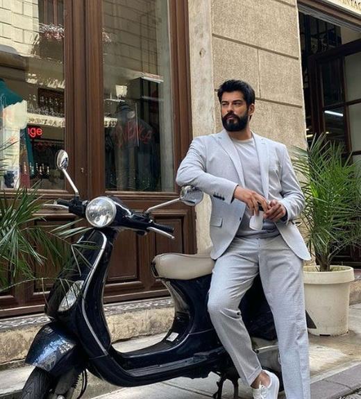 Sank avukat Serkan Toper ise ?Mtekilerin ve tanklarn anlatmlar hayatn olaan akna aykrlk tekil etmektedir. 150 kiinin gzlerine bakarak kfr edildii iddias hayatn olaan akna aykrdr? diyerek mvekkilinin beraatini istedi.