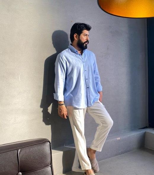 Beykoz Cumhuriyet Basavcl tarafndan hazrlanan iddianamede, Beykoz Riva'da Kurulu Osman dizisinin ekimleri srasnda Burak zivit'in 4 set alanna ynelik kfr ve hakaret ieren szler syledii anlatlmt. ddianamede, oyuncu zivit'in ?zincirleme ekilde alenen hakaret? suundan 3 aydan 15 gnden 4 yl 1 aya kadar hapisle cezalandrlmas istenmiti.