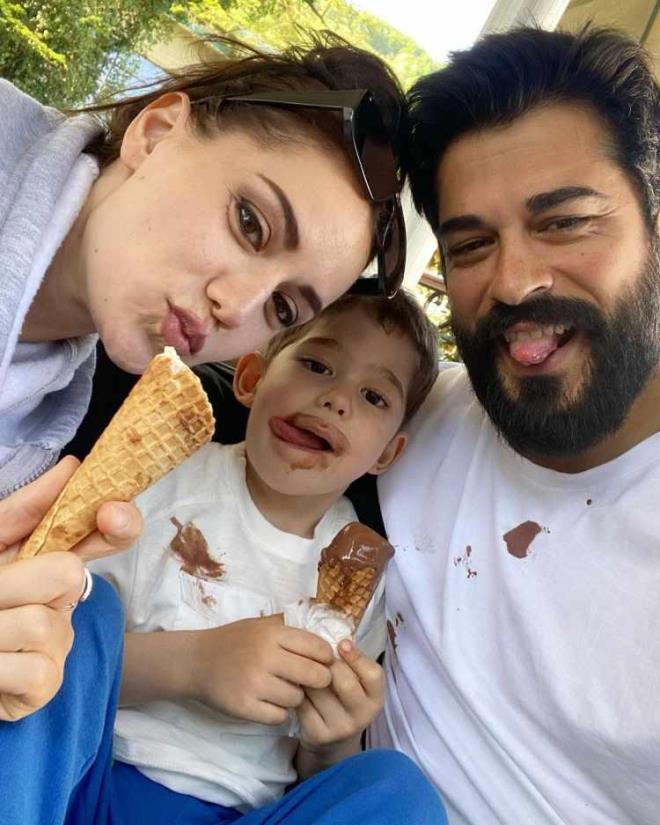 zivit kendisi gibi oyuncu olan baarl isim Evcen'e nceki ay Bodrum'da ev bakarken grntlenmiti.