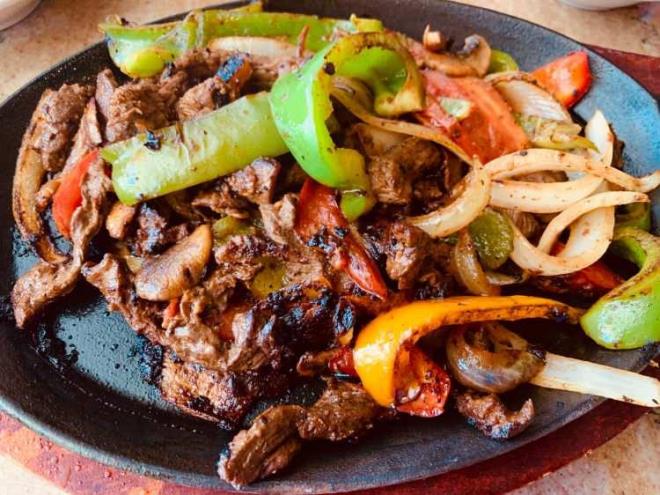 KIRMIZI ET EN OK NE LE TKETLMEL?    Krmz et biber, soan, domates, patlcan ve mantar gibi besinlerle tketildiinde deeri ykselir. Vcudun ihtiyac olan ek takviyeyi kolayca salam olur.