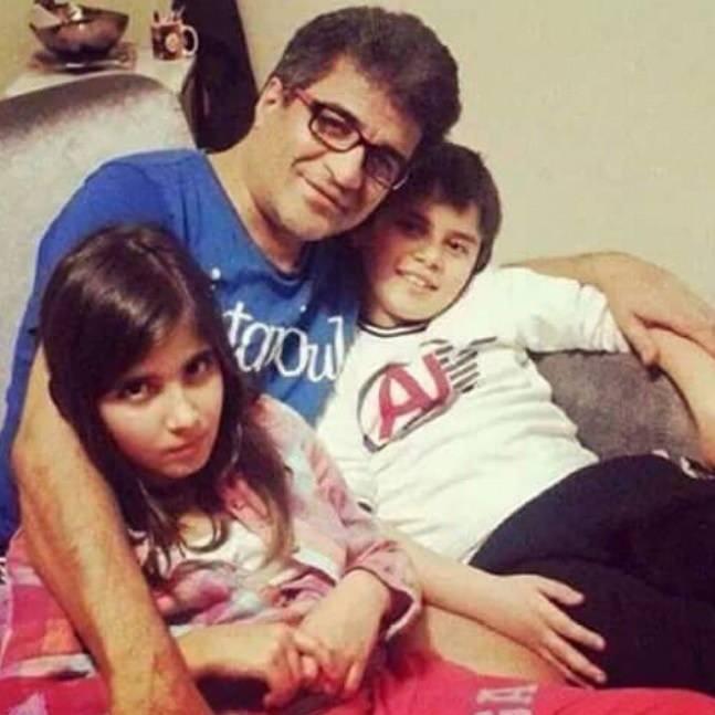 Ardnda onunla ekilmi fotoraflar kalan brahim Erkal'n kz Elif Su imdilerde 5 yanda. brahim Erkal'n ilk gz ars byk kz Dilara ise bugn 18 yana bast.