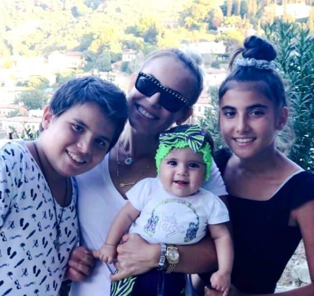 brahim Erkal'n ei Filiz Erkal kz Dilara Erkal'n fotorafn paylaarak "Sevgilimin emaneti mrm... yi ki dodun" dedi.