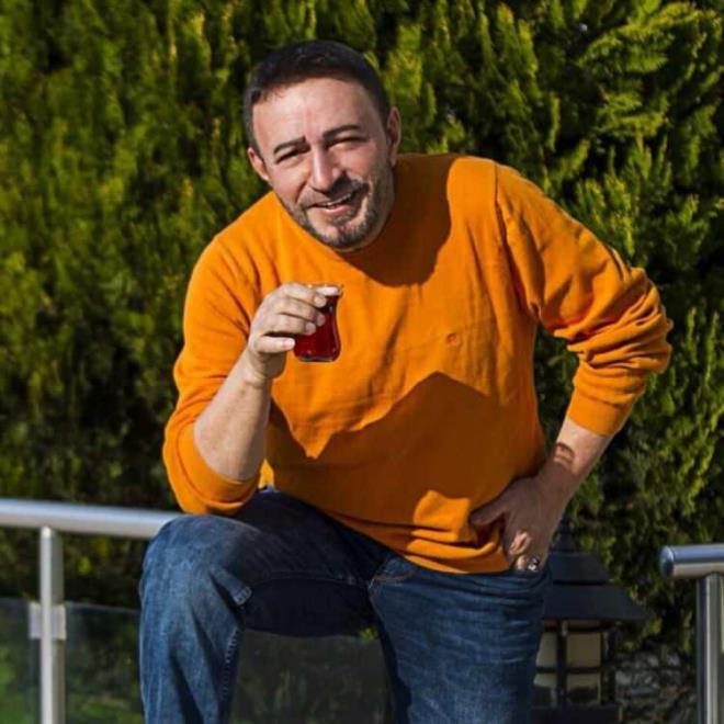 nsanlarn bu durumu ok iyi kullandn bildiren Topalolu, artk yle olmasa da kardei Hilmi Topalolu ve Mahsun Krmzgl'de bunun en iyi rneini yaadn belirterek, herkesi hayretlere drd.