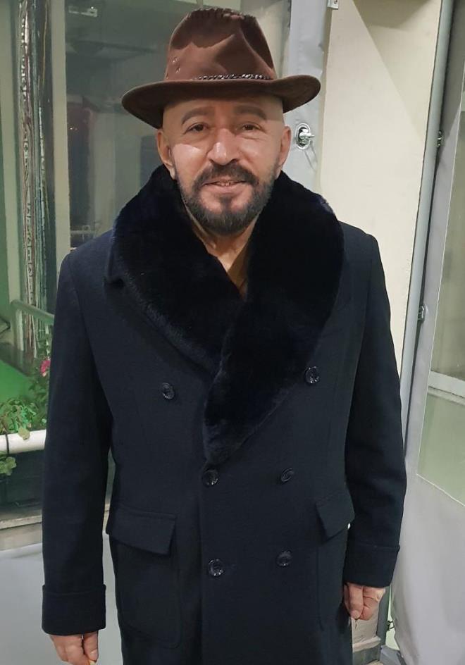 Yllar nce "Prestij Mzik"i kurduunu ifade eden Topalolu "Kazandm paralarla aileme bir katkm olmad. Sanatlarn albmlerine harcadm. Unkapan'nda bestekarlara yaplan adaletsizlii grnce irket kurdum. Unkapan'na bir dzen getirdim, nl olmama ramen yerde izmarit topluyordum." aklamasnda bulundu.