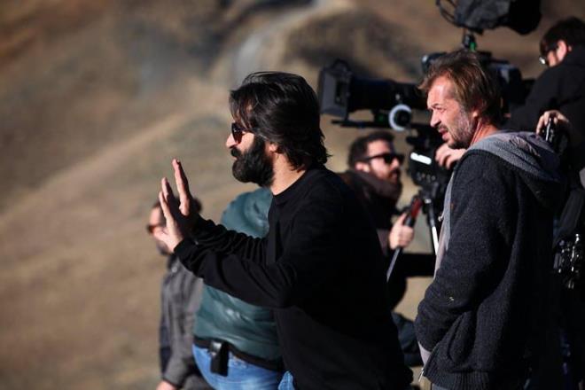 "MAHSUN KIRMIZIGL' BZ KEFETTK"    Topalolu "Mahsun Krmzgl' biz kefettik. O da bir gn gelip beni irketimden edenlerin arasndayd. Keke byle yapmasalard, zldm. Bu hatalar olmasayd bu irket ok byrd." aklamasyla en byk pimanln dile getirmi oldu.