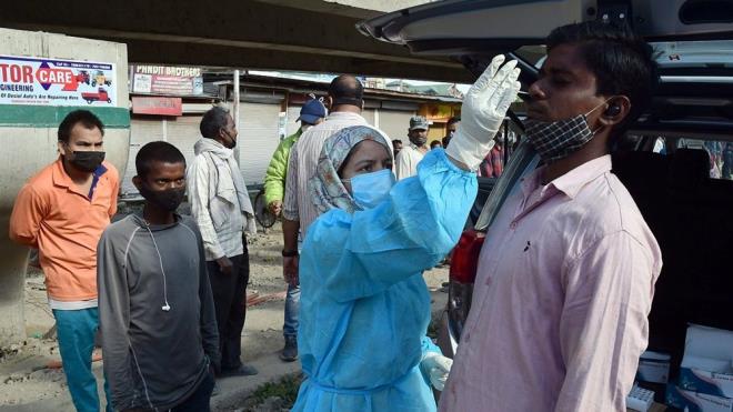 CORONA VRSN BAAK PROTENDE DEKLKLER MEYDANA GELD    DS?nn ba bilim insan Dr. Soumya Swaminathan, corona virsn  yeni varyantndakii baz mutasyonlarn virsn baak  proteinin reseptr balama alan ile ilgili olduunu syledi.