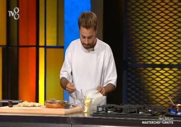 Mutfak sayesinde kanseri tamamen yendim. Kendimi gelitirmek istiyorum" diyen Eren Yce'ye ef Mehmet Yalnkaya'dan ok byk bir frsat sunuldu. Bakn Eren Yce, Mehmet Yalnkaya'nn yannda ne i yapacak?