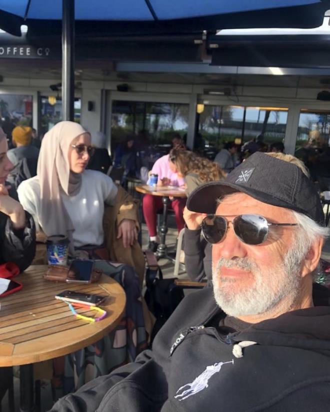 Maneviyat seen kz Gamze zelik'i sk sk sosyal medya hesabndna paylaan baba Talat zelik'i ilk kez gren hayranlar ard.