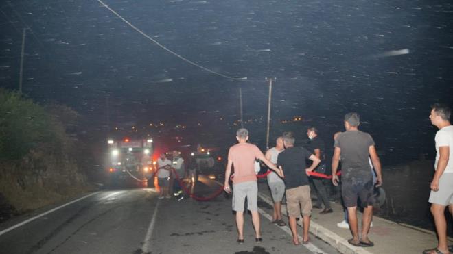 Ekipler blgede soutma almalarn srdryor.